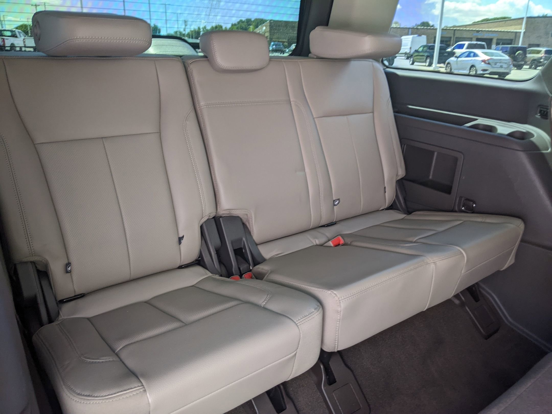 Used 2021 Ford Expedition XLT image 32