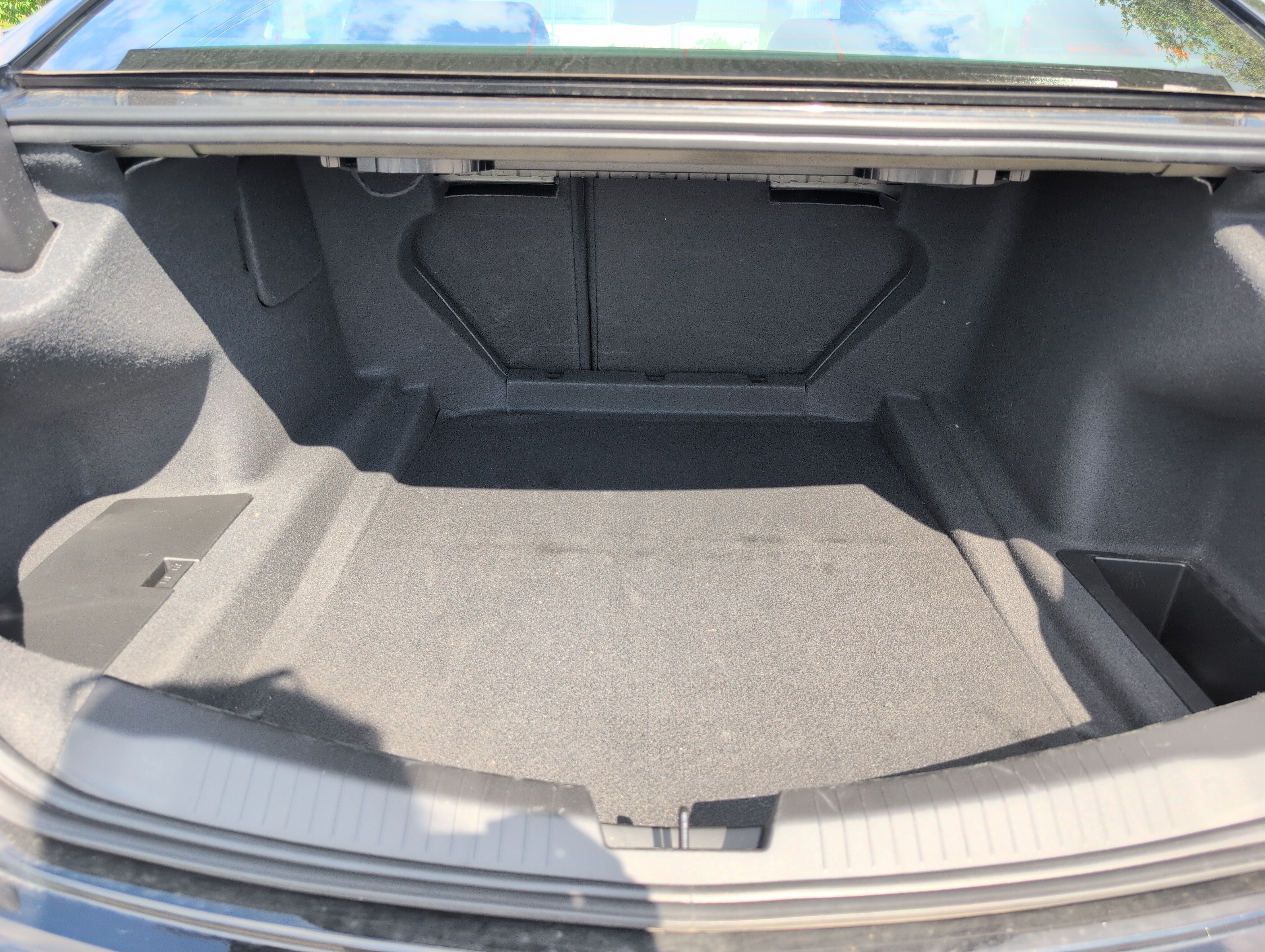 Certified 2025 Cadillac CT5 V w/ LPO, Blue Accent Package RWD image 5