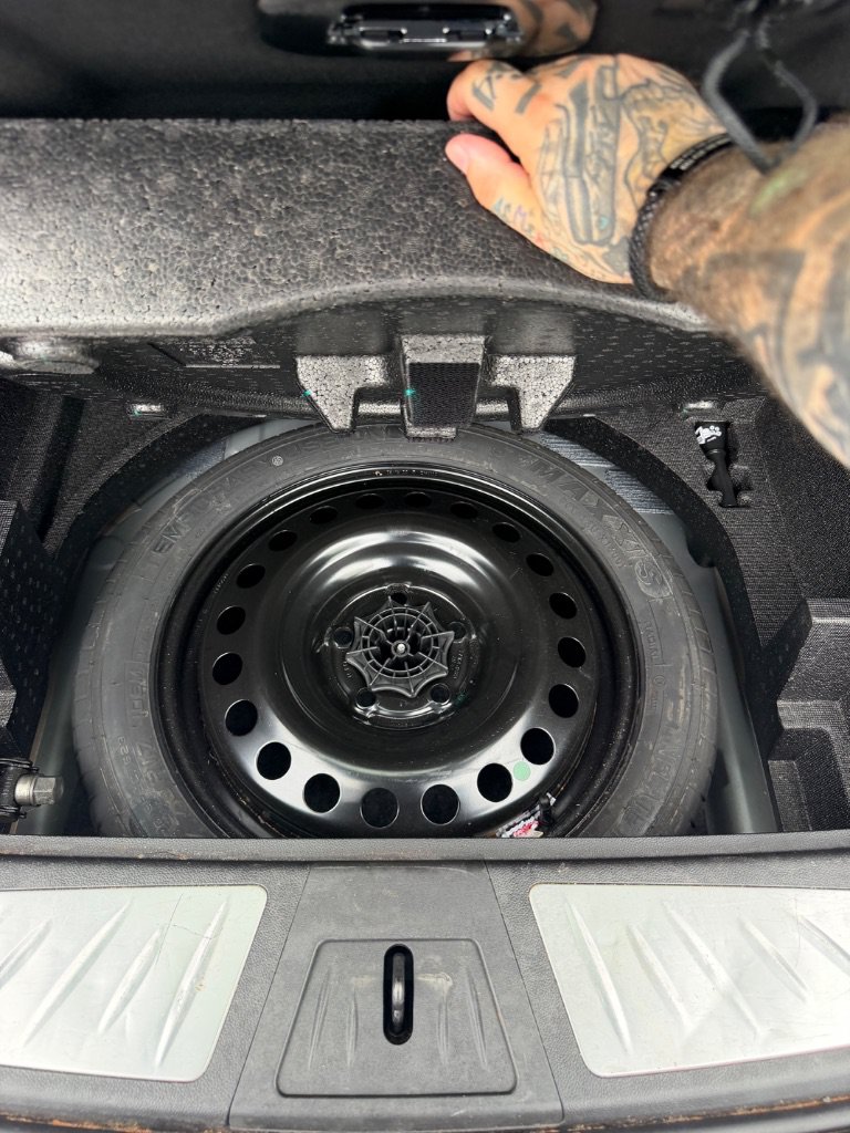 Used 2020 Buick Envision Essence FWD image 23