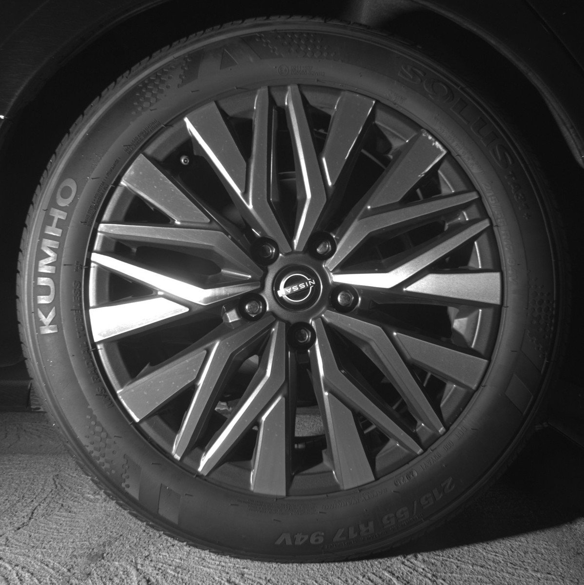 Used 2025 Nissan Altima 2.5 SV FWD image 15
