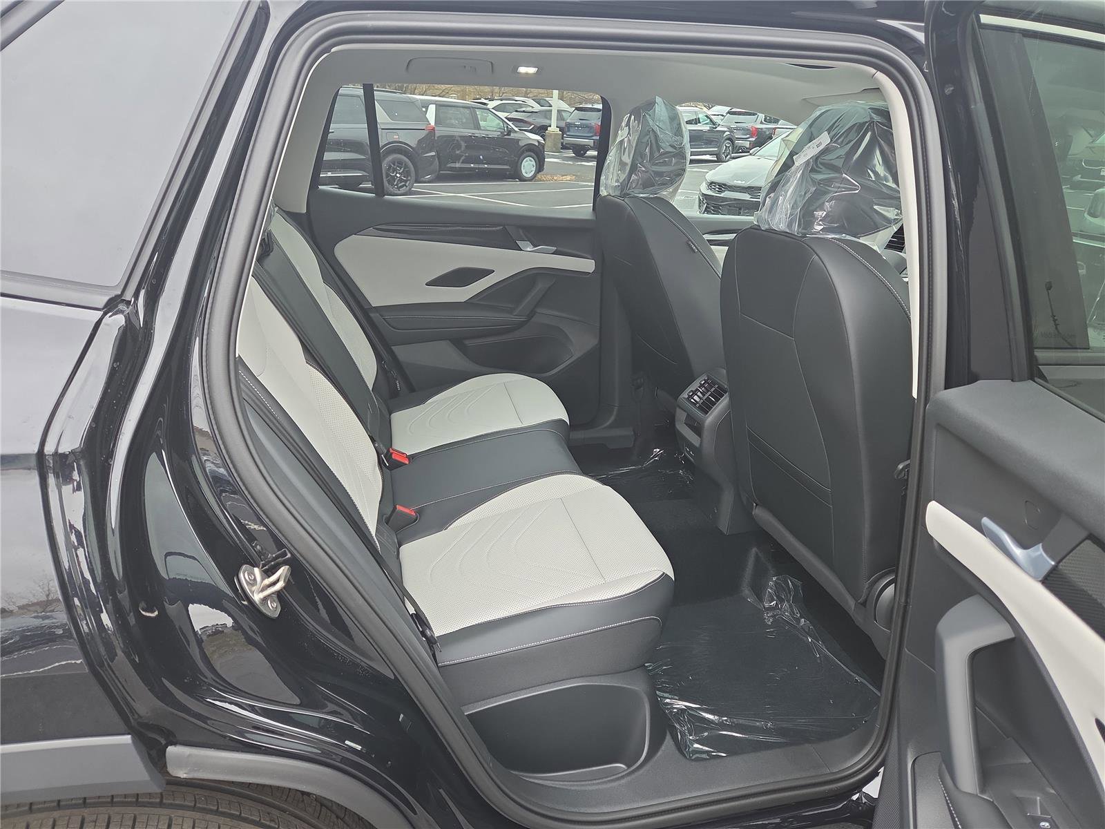 New 2026 Volkswagen Tiguan SE image 31