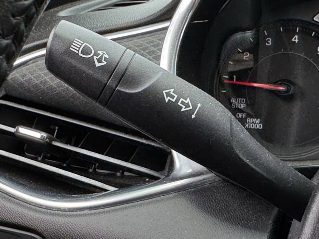 Used 2017 Chevrolet Malibu LT FWD image 23