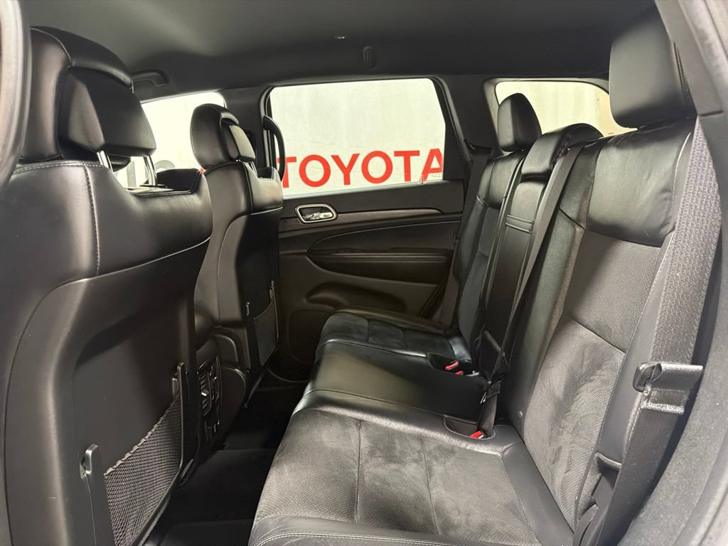 Used 2018 Jeep Grand Cherokee Altitude AWD/4WD image 18