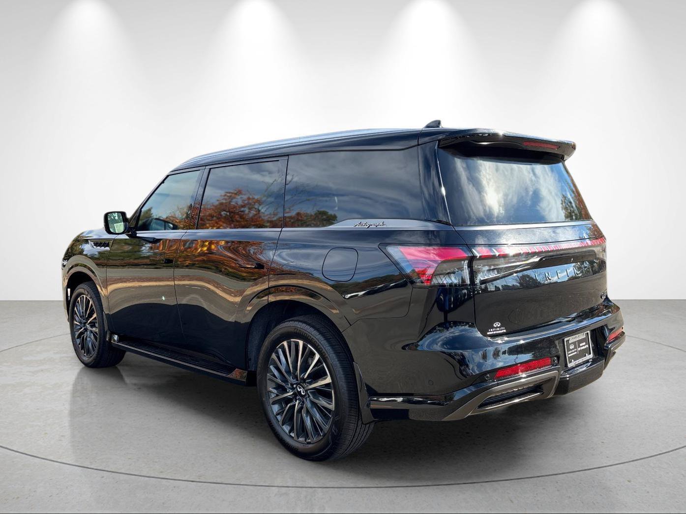 New 2027 INFINITI QX80 Autograph AWD/4WD image 3