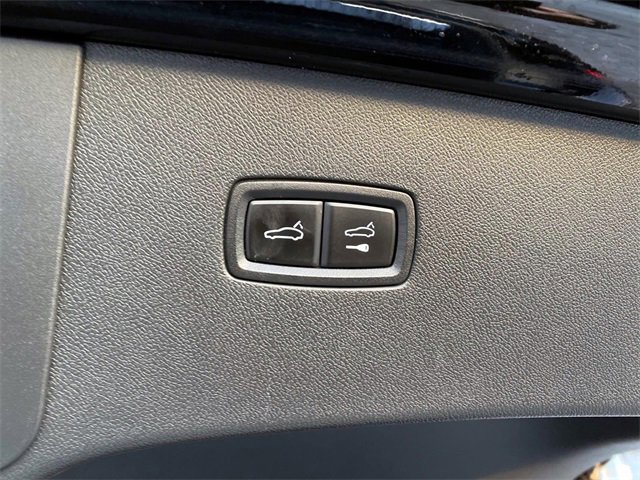 Used 2022 Porsche Cayenne Platinum Edition image 6