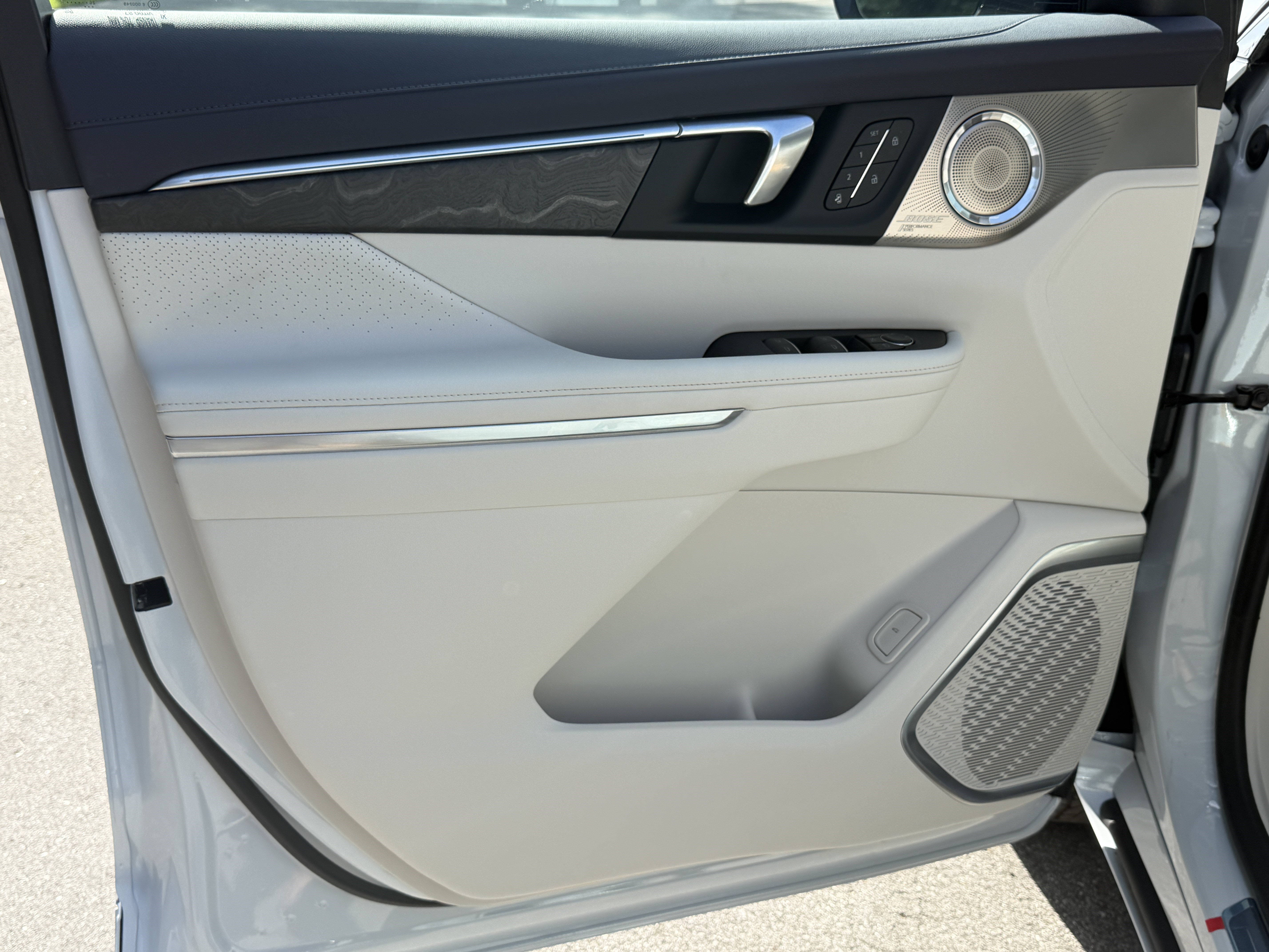 New 2027 Buick Enclave Avenir FWD image 13