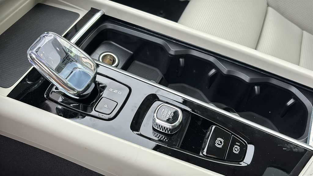 New 2027 Volvo XC60 T8 Ultra AWD/4WD image 23