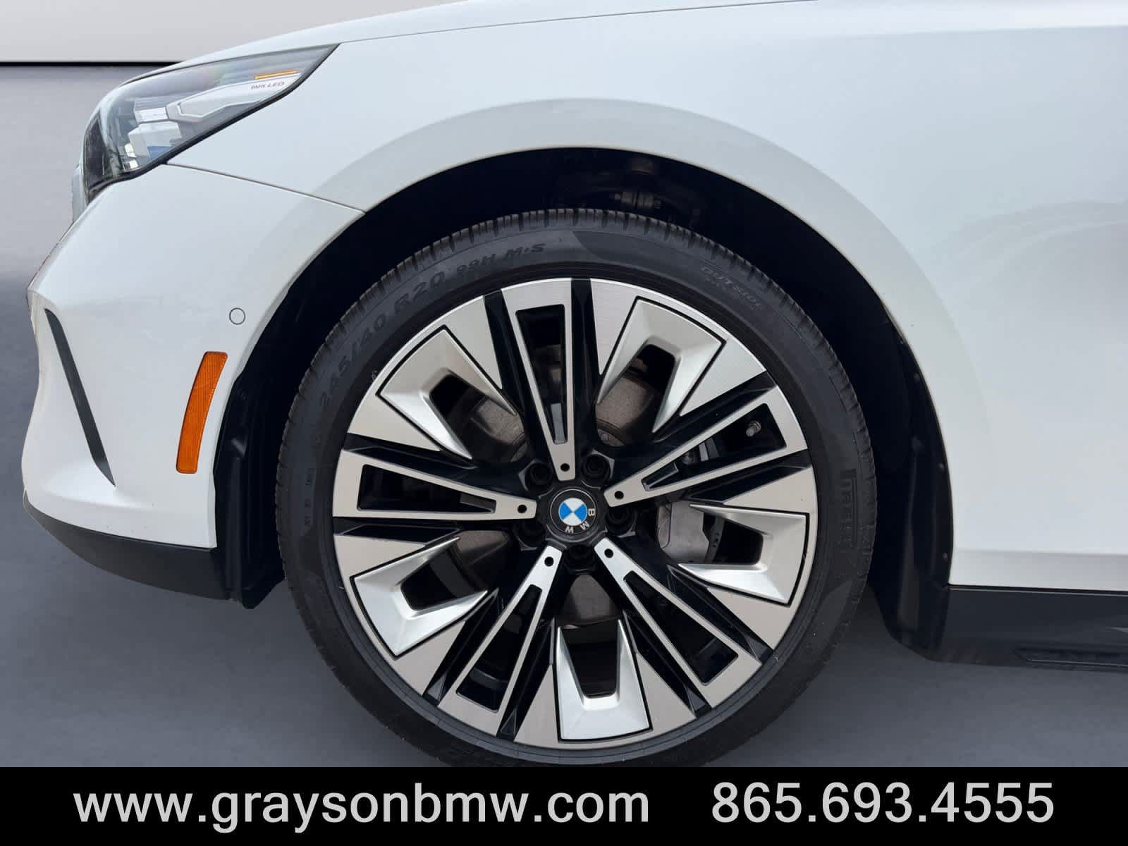 Used 2026 BMW 540i xDrive AWD/4WD image 9