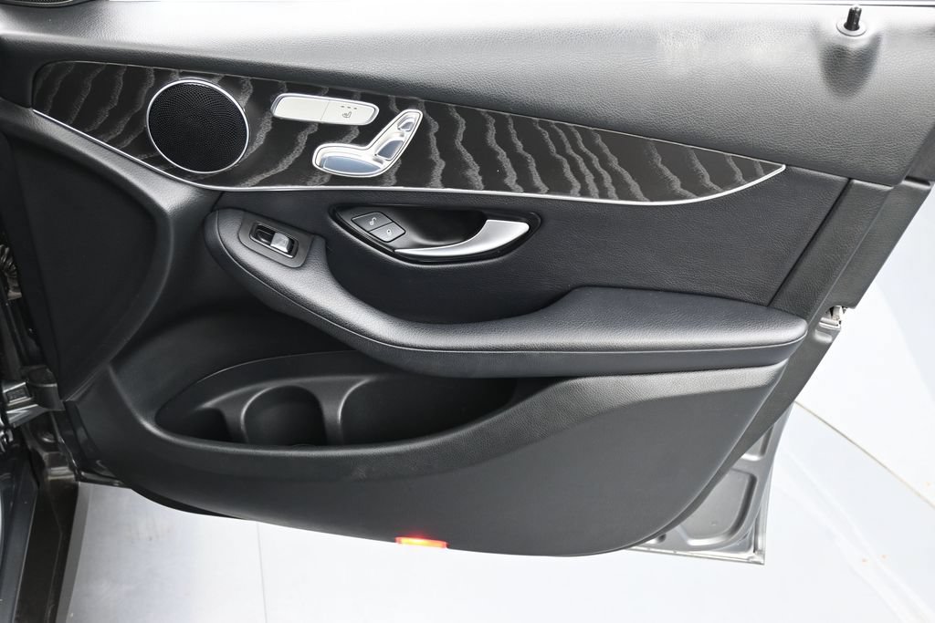 Used 2017 Mercedes-Benz GLC 300 4MATIC image 34