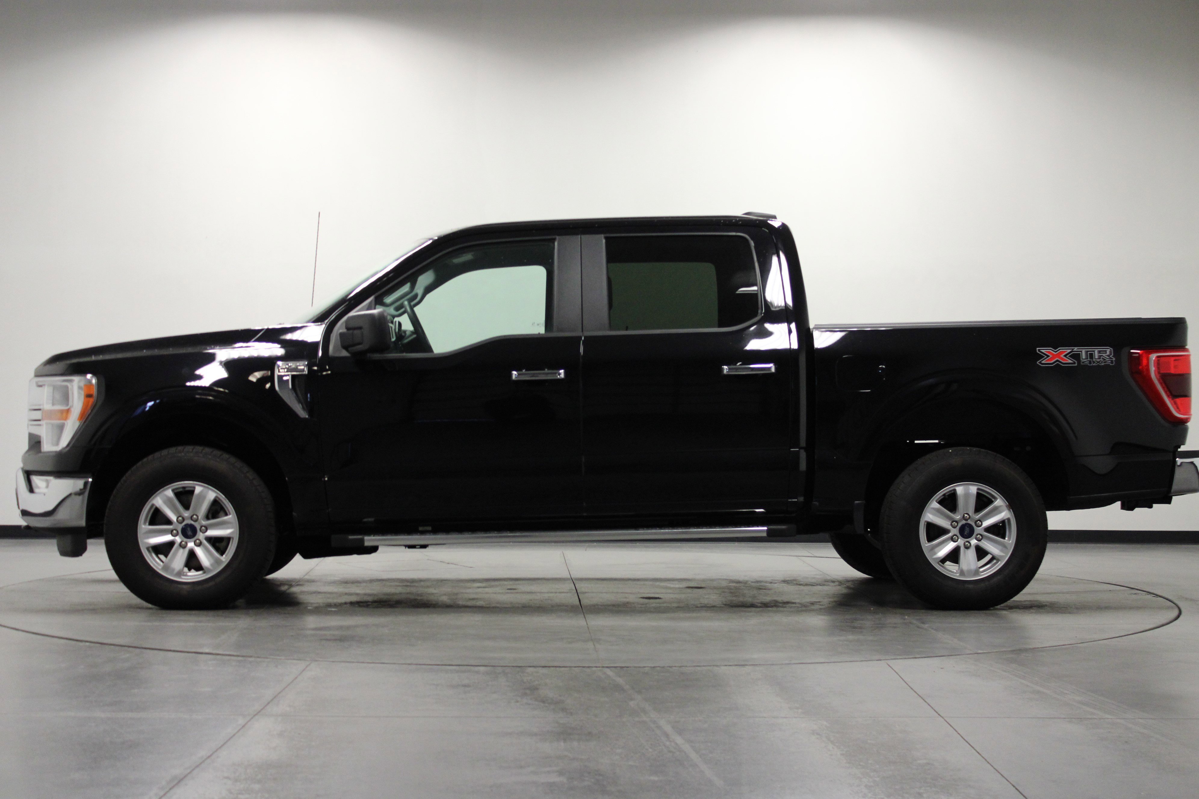 Used 2022 Ford F150 XLT w/ XTR Package image 7