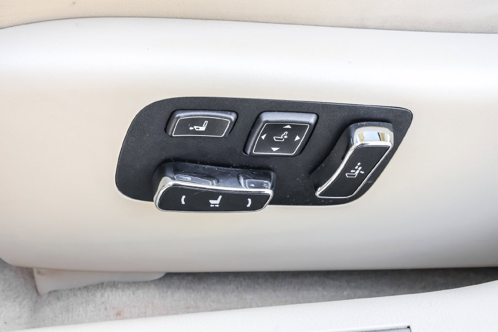 Used 2014 Lexus LS 460 AWD w/ Comfort Package image 10