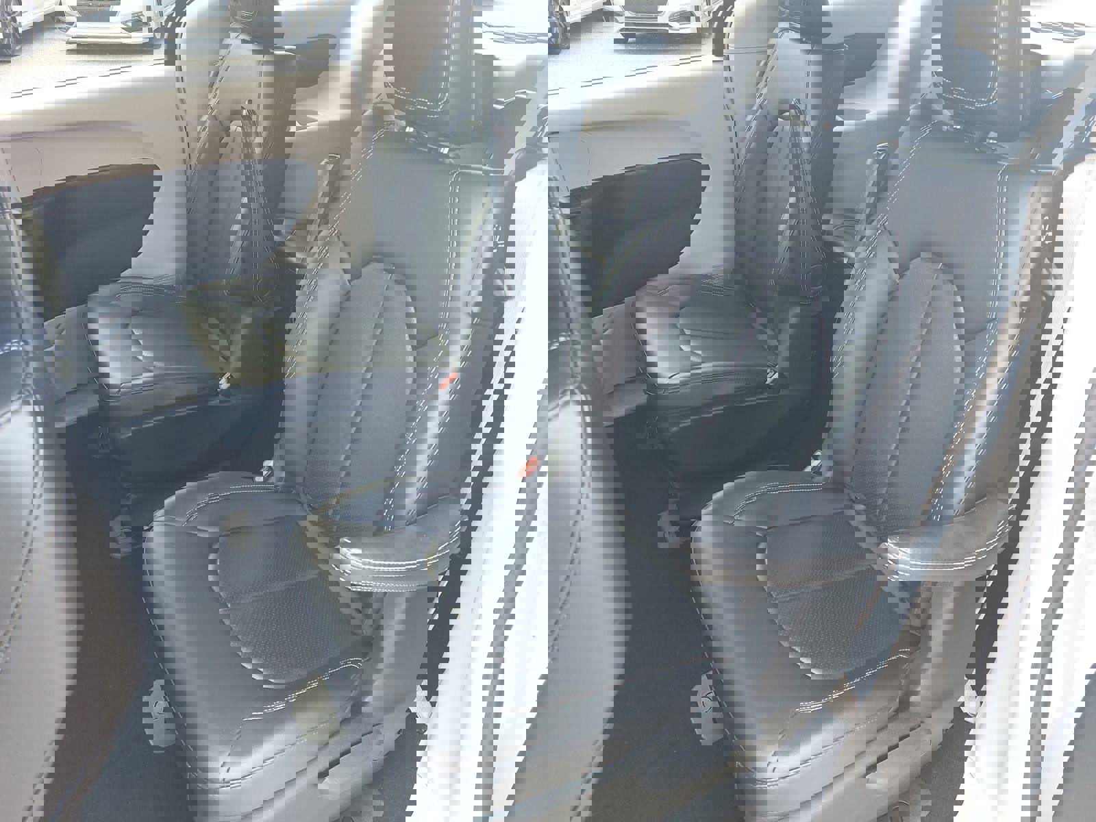 Used 2024 Chrysler Pacifica Select image 15