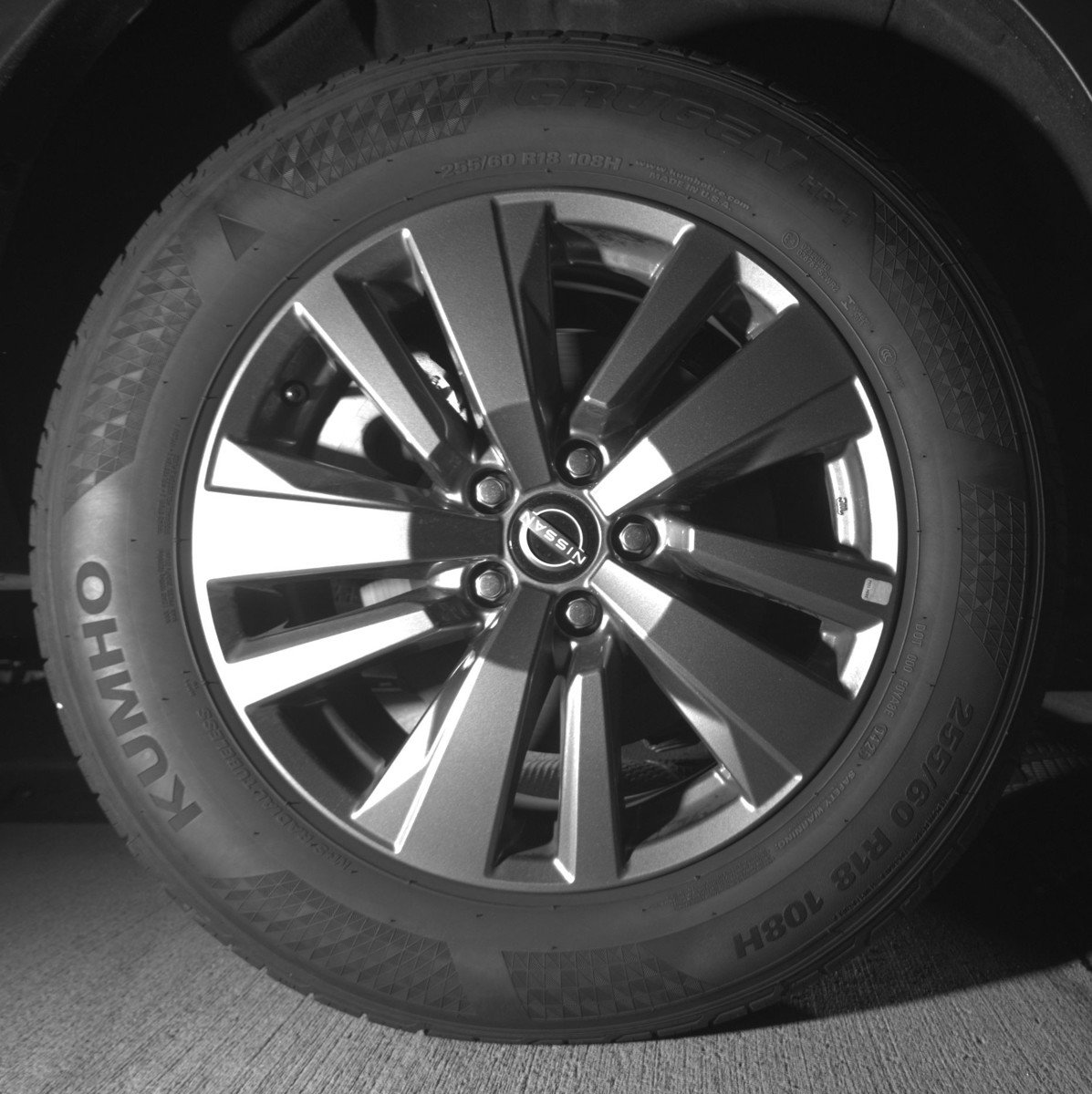 Used 2025 Nissan Pathfinder SV image 15