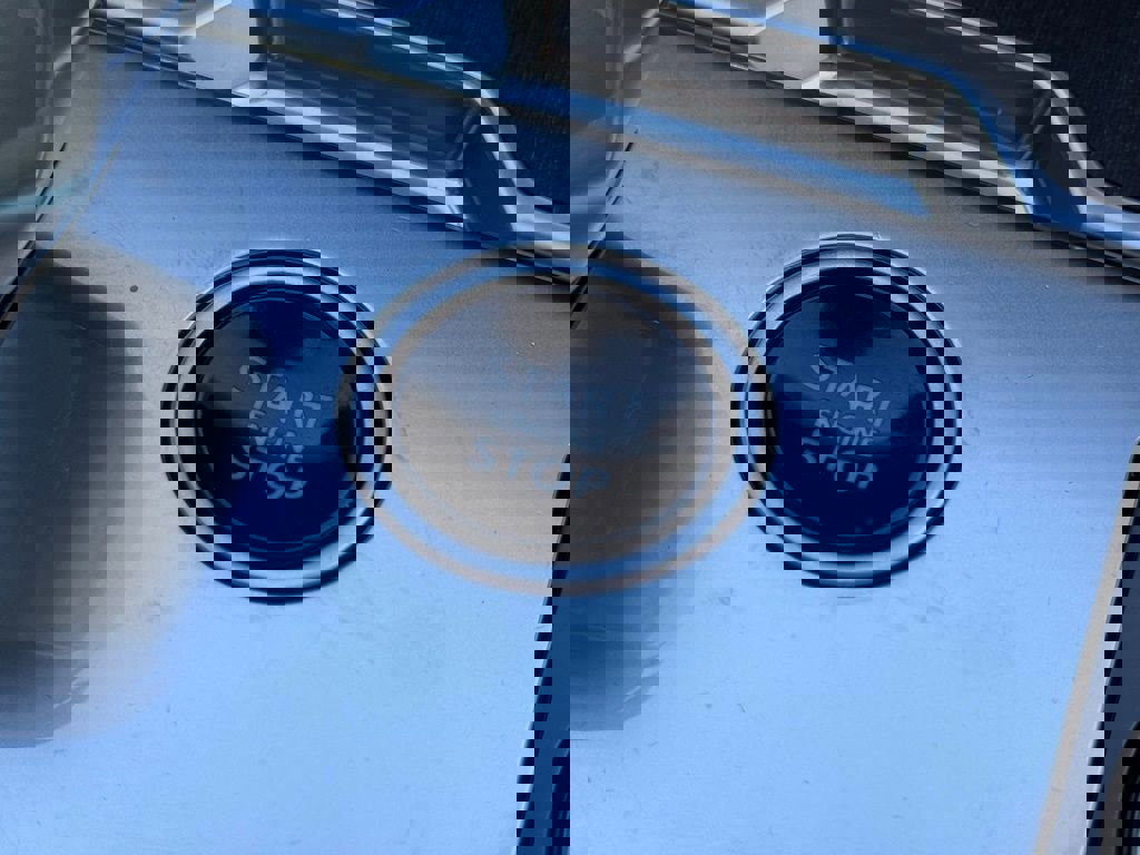 Used 2023 Land Rover Range Rover SE image 22