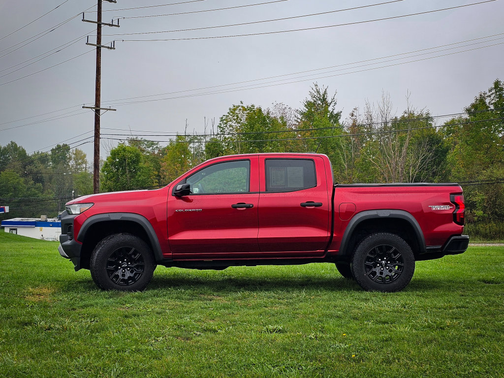 Used 2023 Chevrolet Colorado Trail Boss AWD/4WD image 9