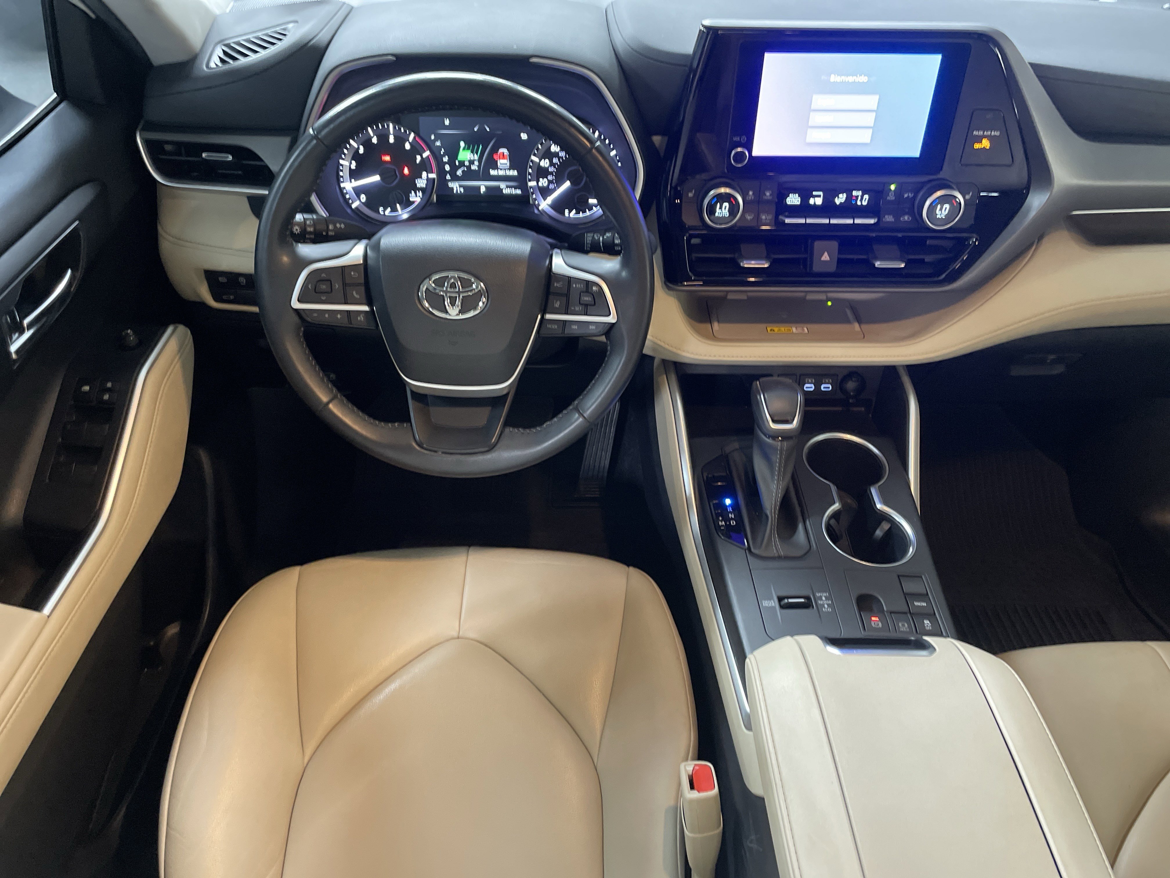 Used 2023 Toyota Highlander XLE image 30