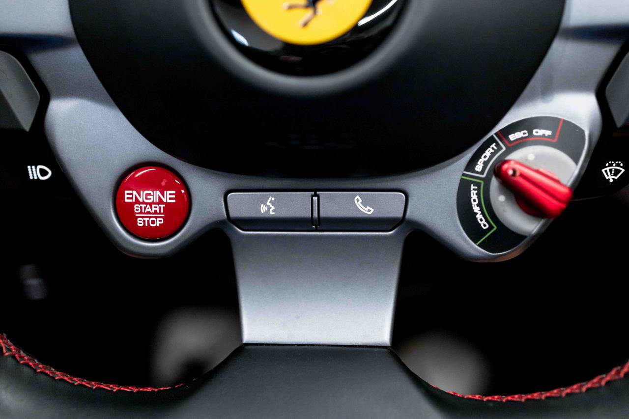 Used 2019 Ferrari Portofino RWD image 56