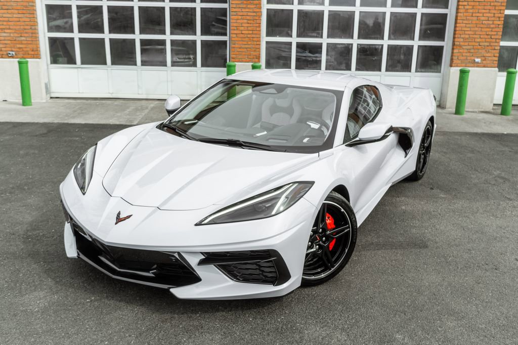 Used 2024 Chevrolet Corvette Stingray Premium Cpe w/ Battery Protection Package image 2