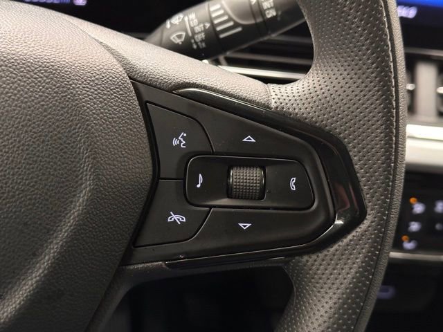Used 2025 Chevrolet Trax LT image 12