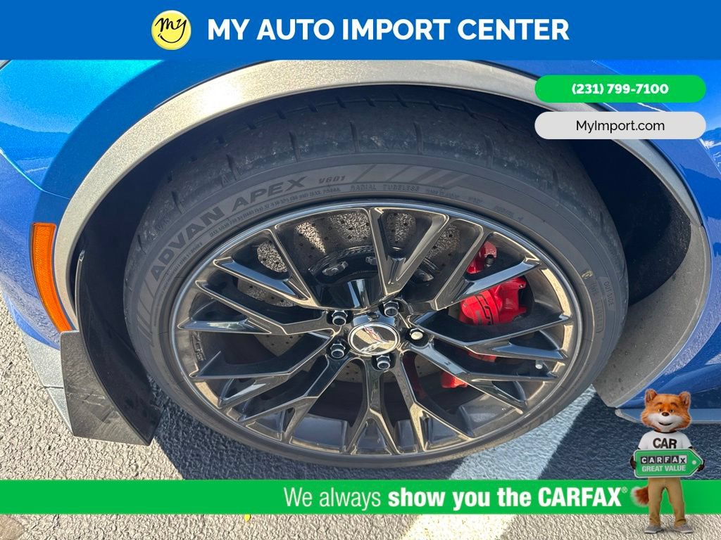 Used 2016 Chevrolet Corvette Z06 w/ 3LZ Preferred Equipment Group RWD image 9