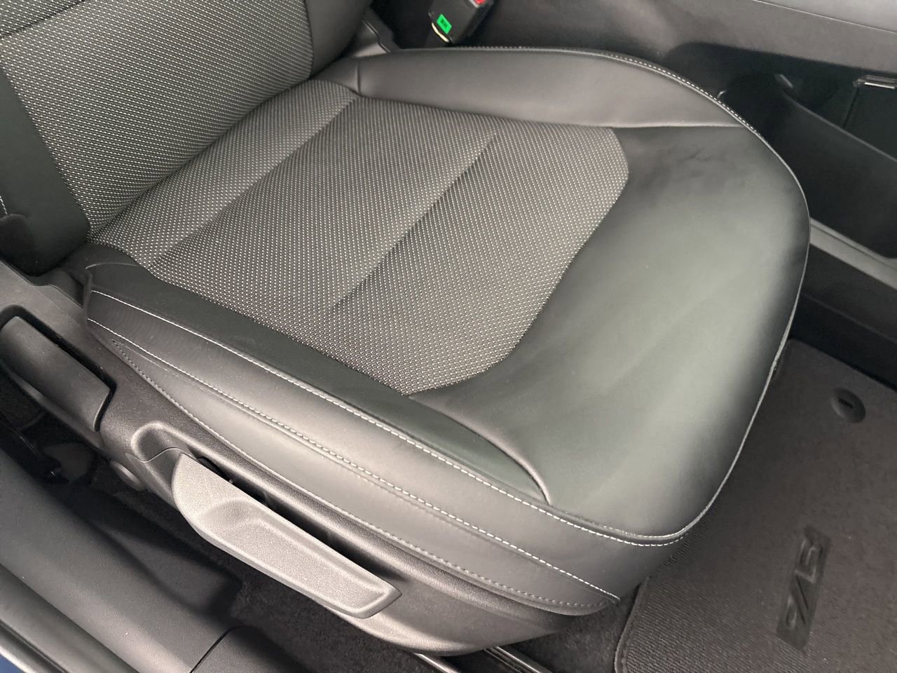 Used 2025 Kia EV6 Light w/ Light LR Technology Package image 25