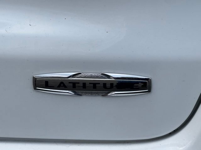 Used 2025 Jeep Compass Latitude AWD/4WD image 17