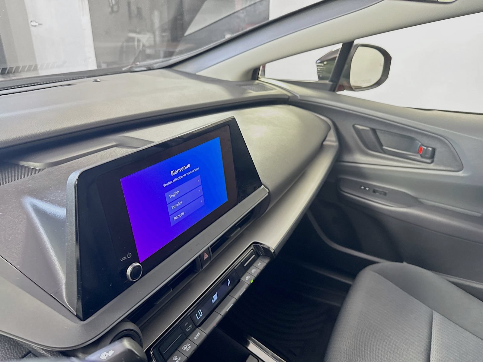 Certified 2023 Toyota Prius LE AWD/4WD image 15