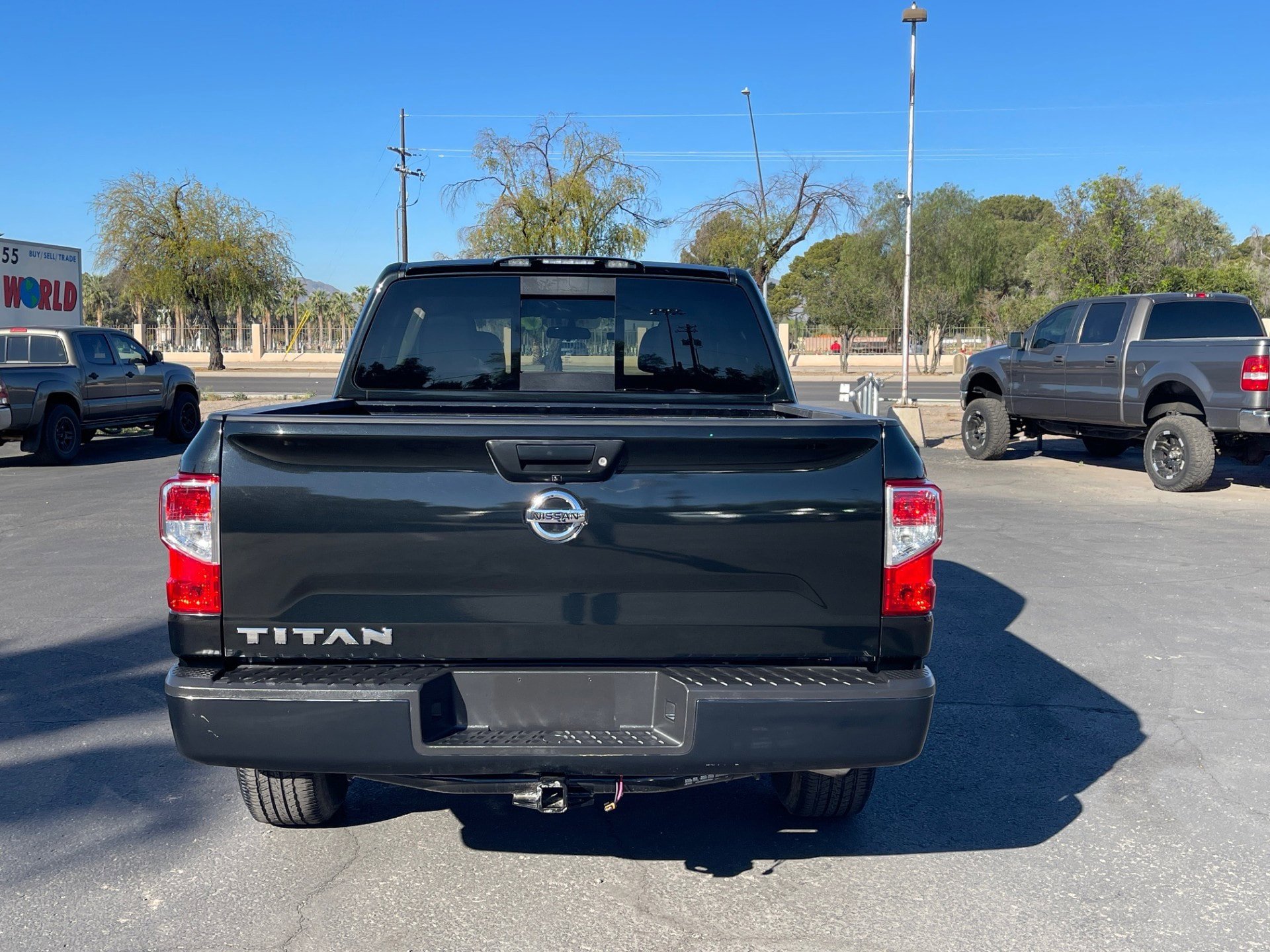 Used 2019 Nissan Titan S RWD image 4
