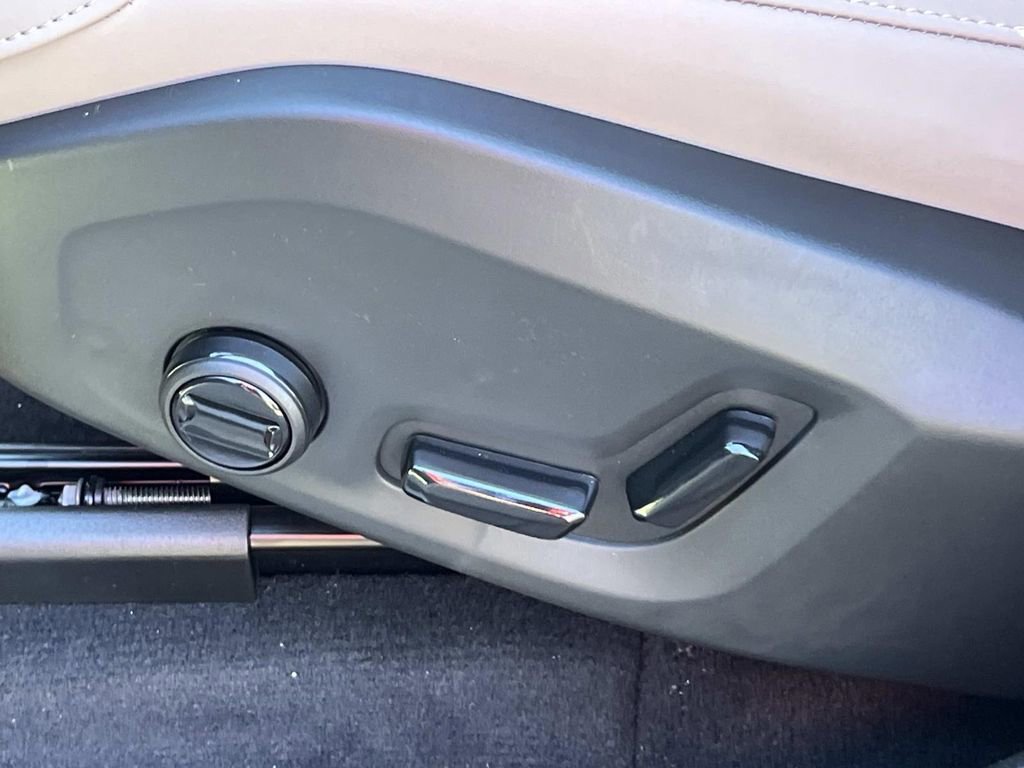 New 2026 Volvo XC60 B5 Plus w/ Protection Package Premier image 23