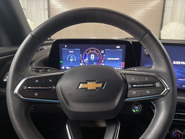 Used 2025 Chevrolet Traverse LT w/ Driver Confidence Package image 27