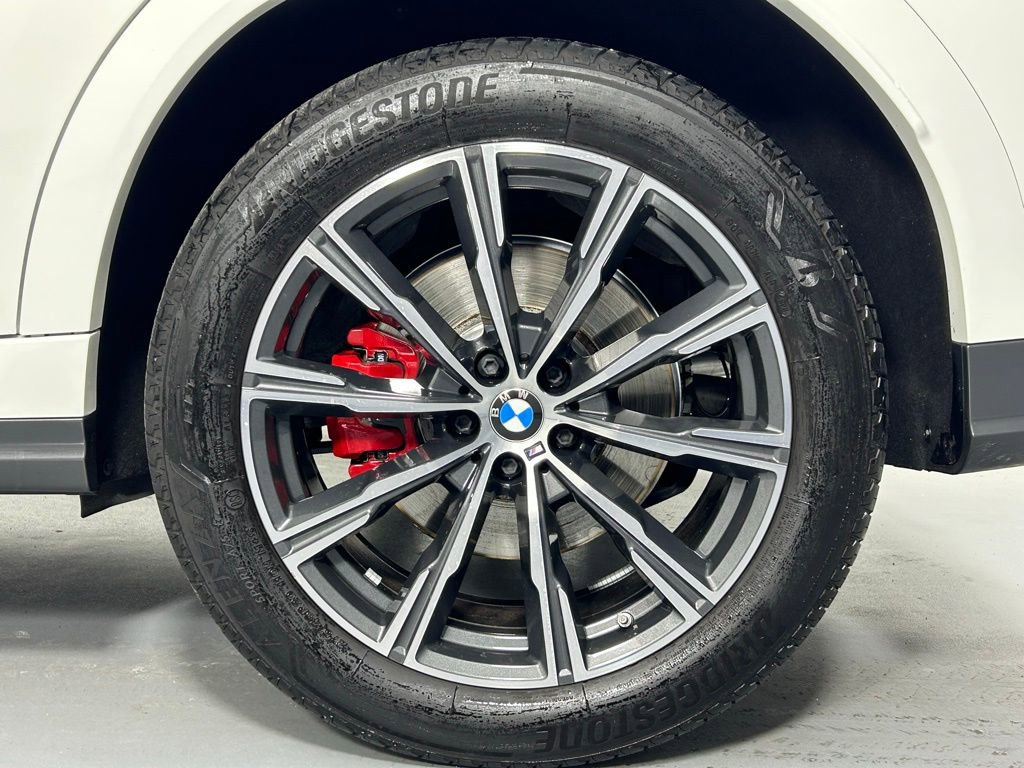 Used 2024 BMW X6 xDrive40i w/ Executive Package image 40