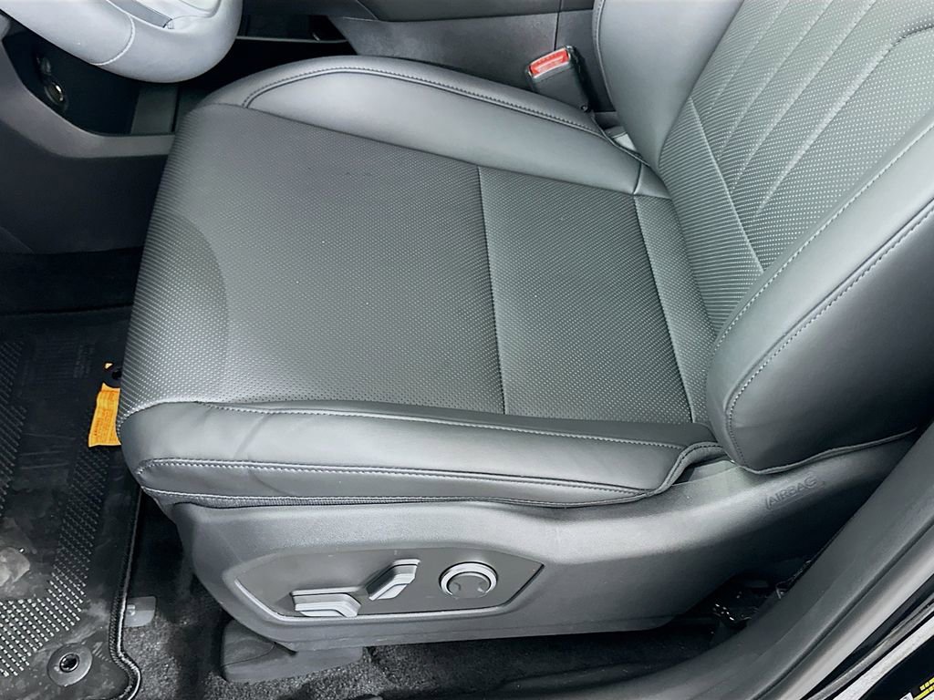 Used 2026 Hyundai Santa Fe SEL FWD image 19