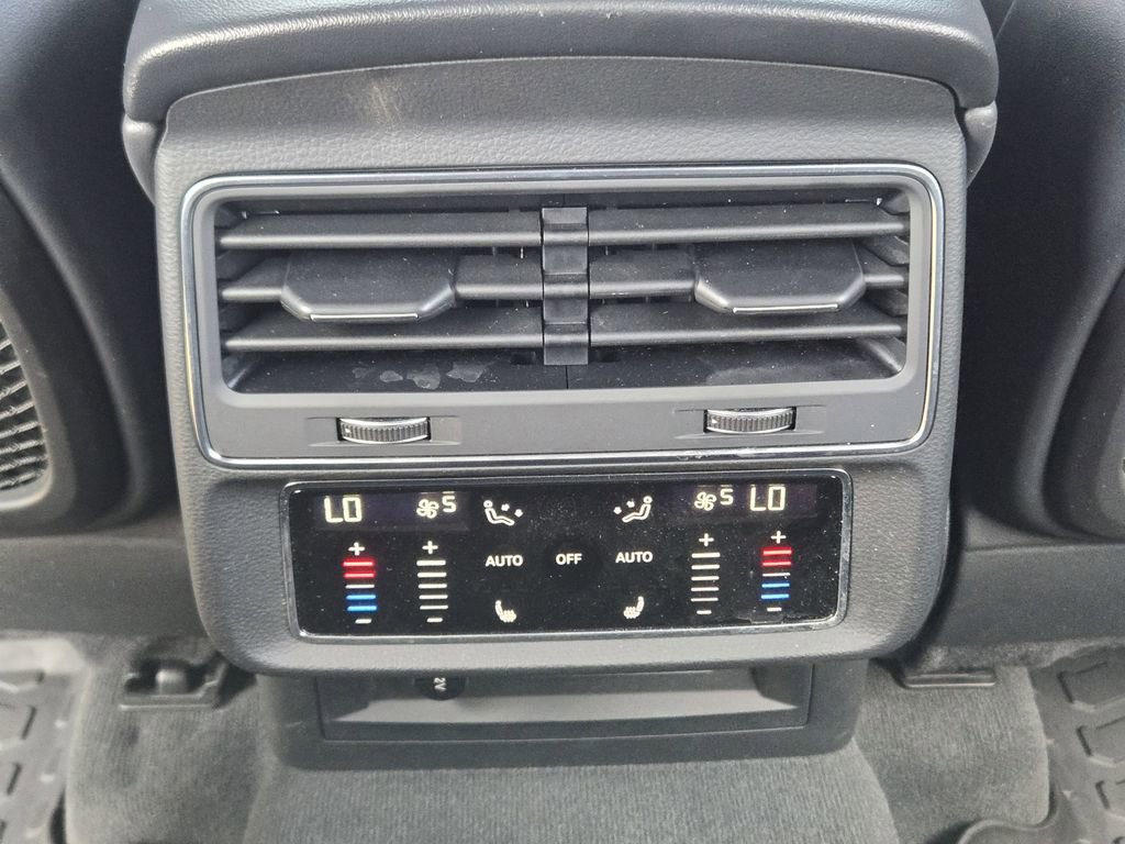 Used 2024 Audi SQ8 Prestige image 38