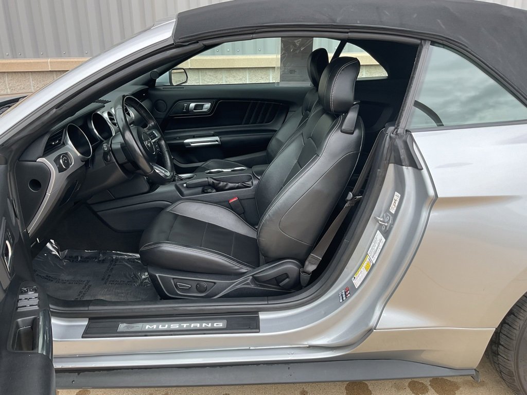 Used 2022 Ford Mustang Premium image 8