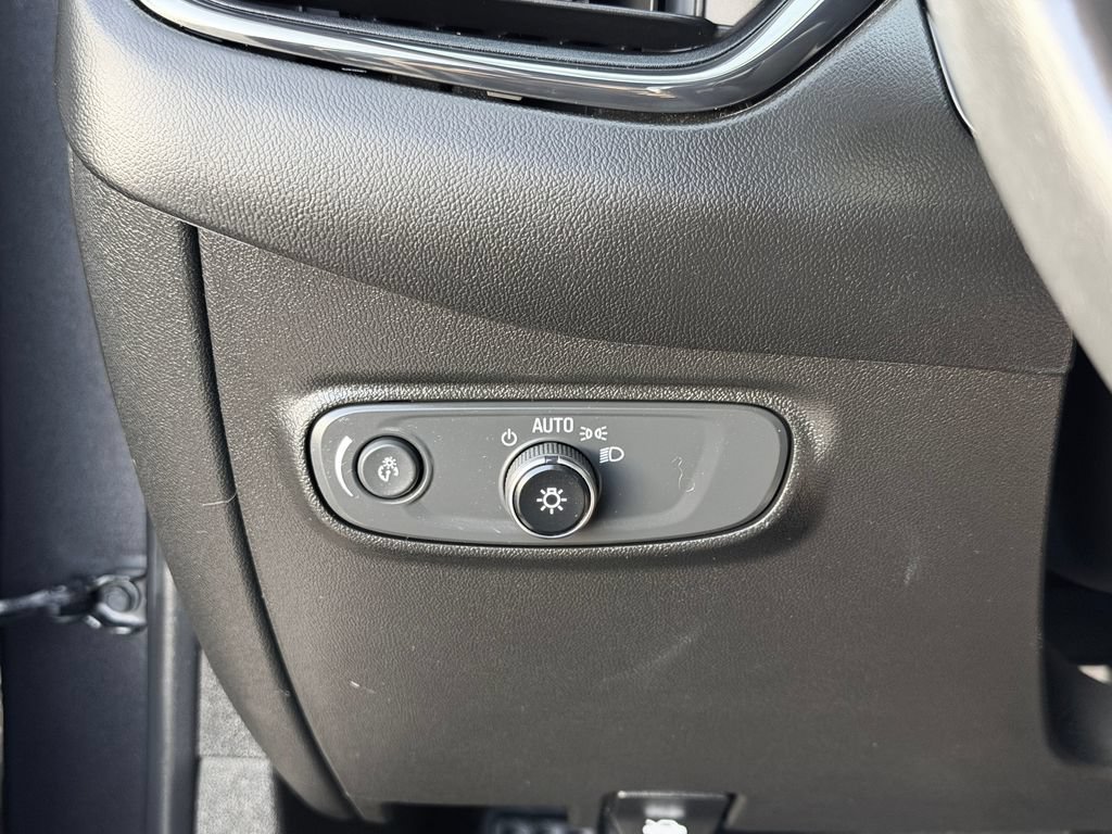 Used 2022 Chevrolet Equinox RS w/ RS Leather Package FWD image 20