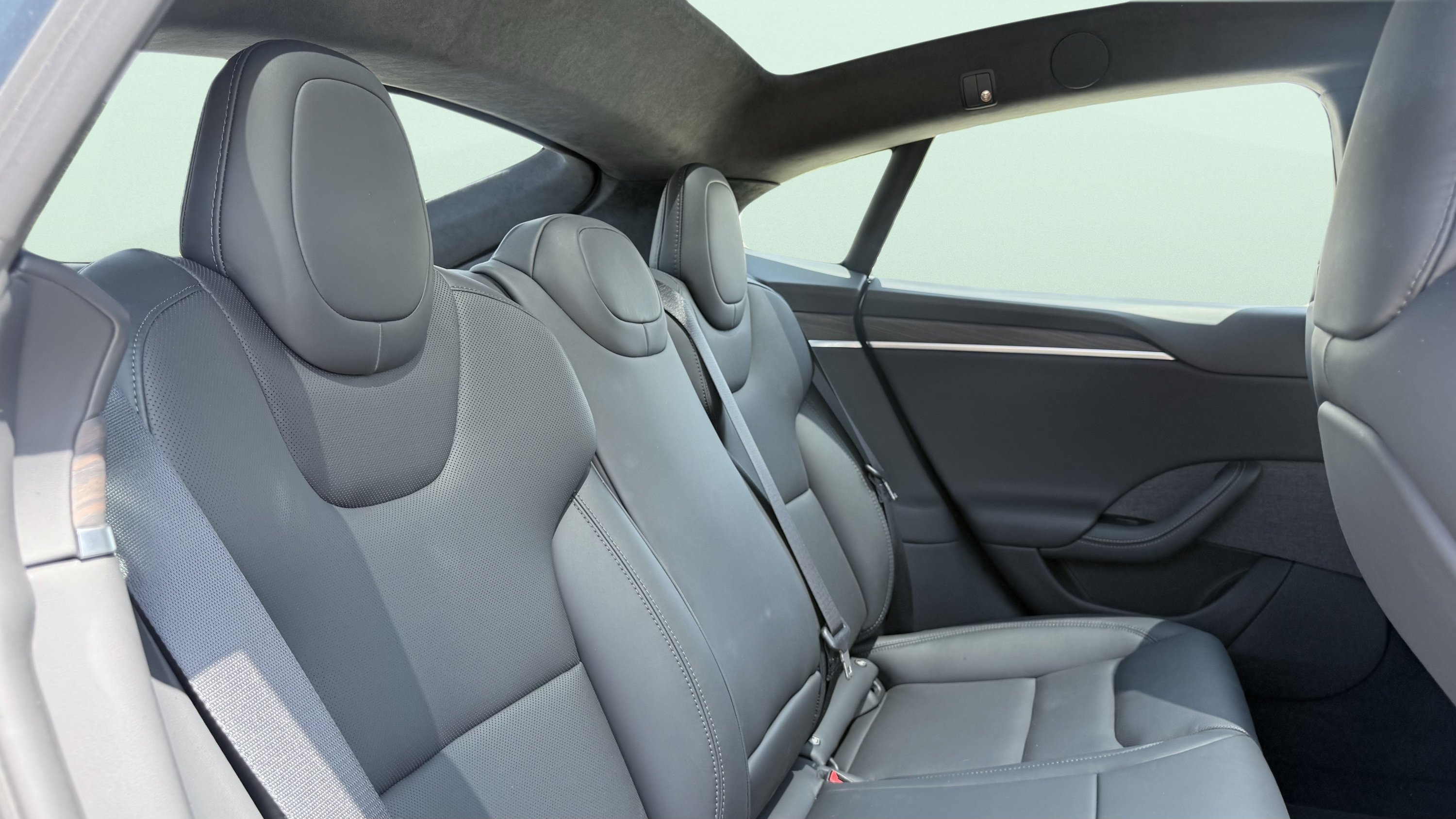 Used 2025 Tesla Model S AWD/4WD image 46