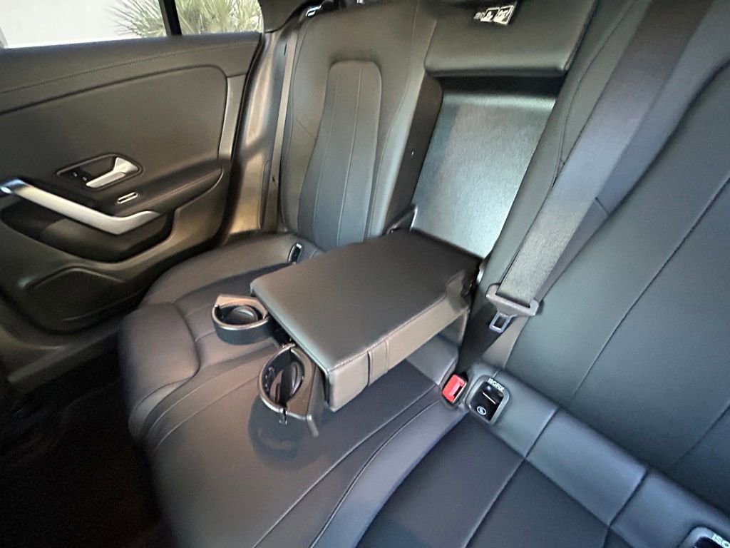 Used 2024 Mercedes-Benz CLA 250 image 38