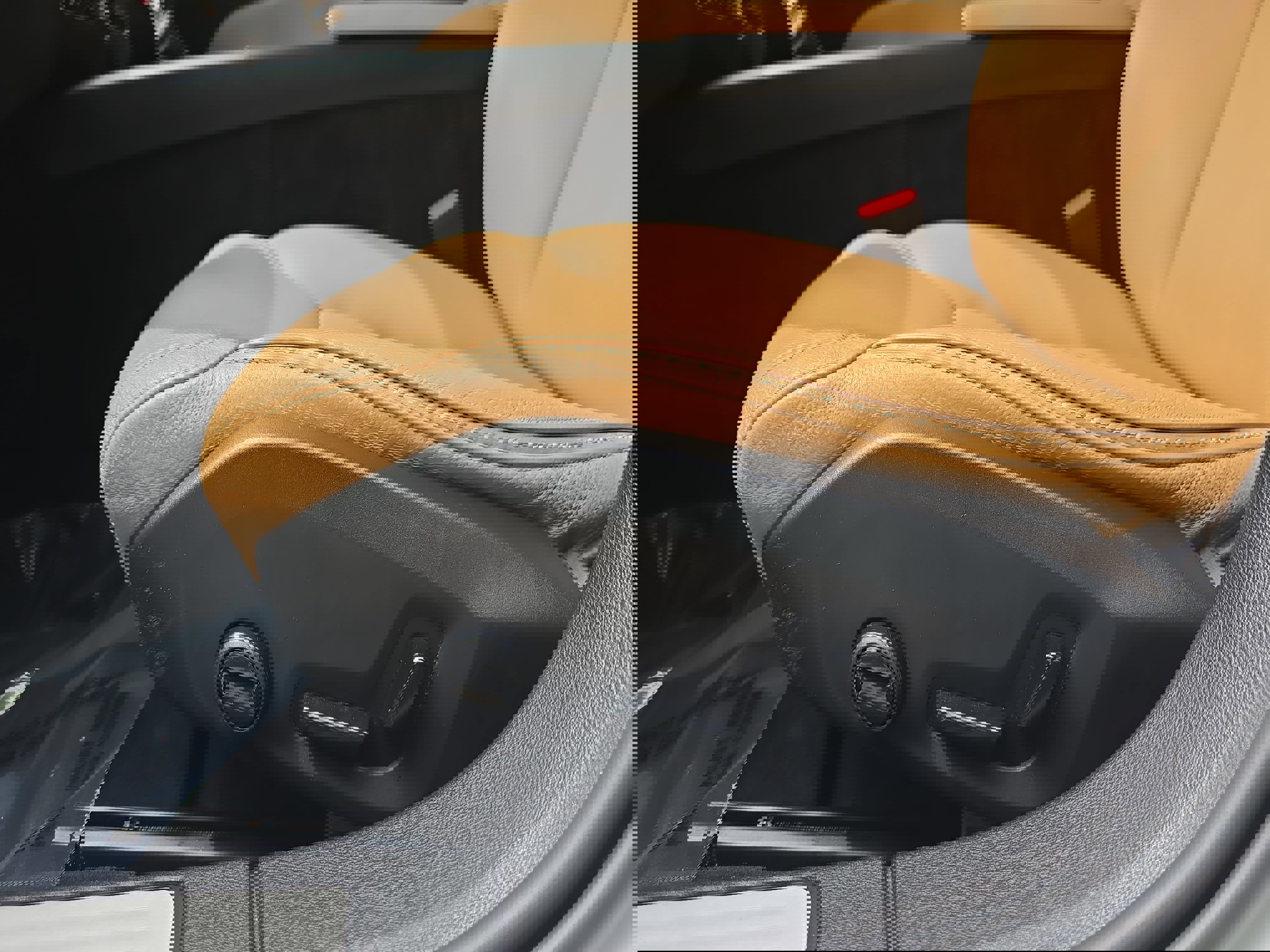 Used 2020 Volvo V60 T5 Cross Country w/ Protection Package Premier image 28