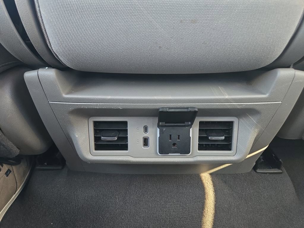 Used 2025 Chevrolet Silverado 1500 LT image 17