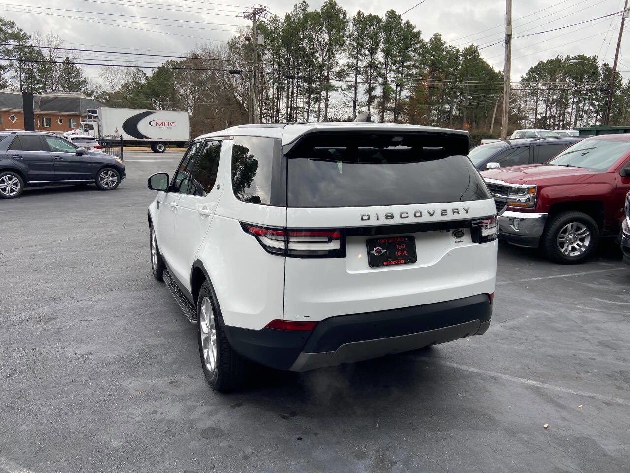 Used 2019 Land Rover Discovery SE AWD/4WD image 8