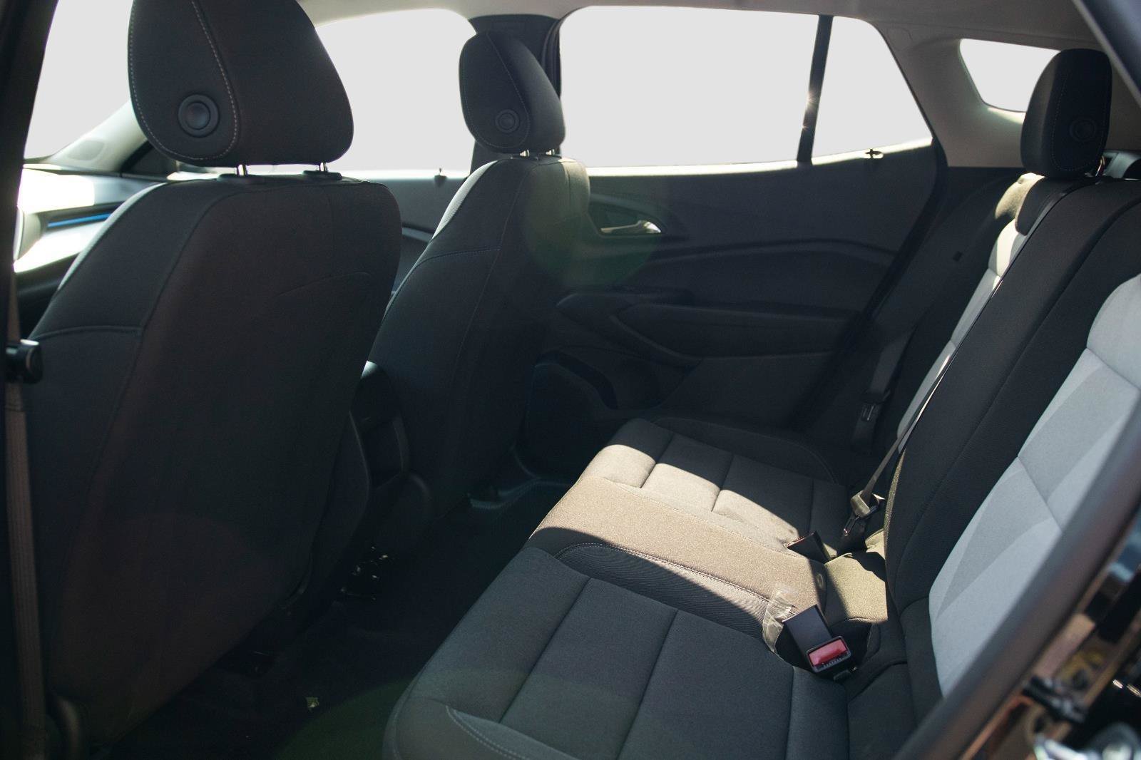 New 2026 Chevrolet Trax LS w/ LS Convenience Package FWD image 20