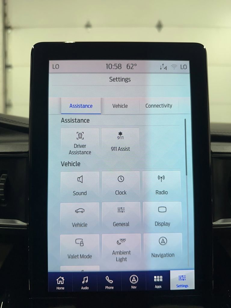 Used 2022 Ford Explorer Platinum w/ Equipment Group 601A AWD/4WD image 34