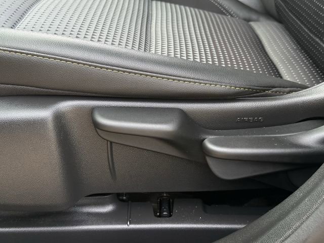 Used 2024 Chevrolet Trax LT w/ Sunroof Package FWD image 28