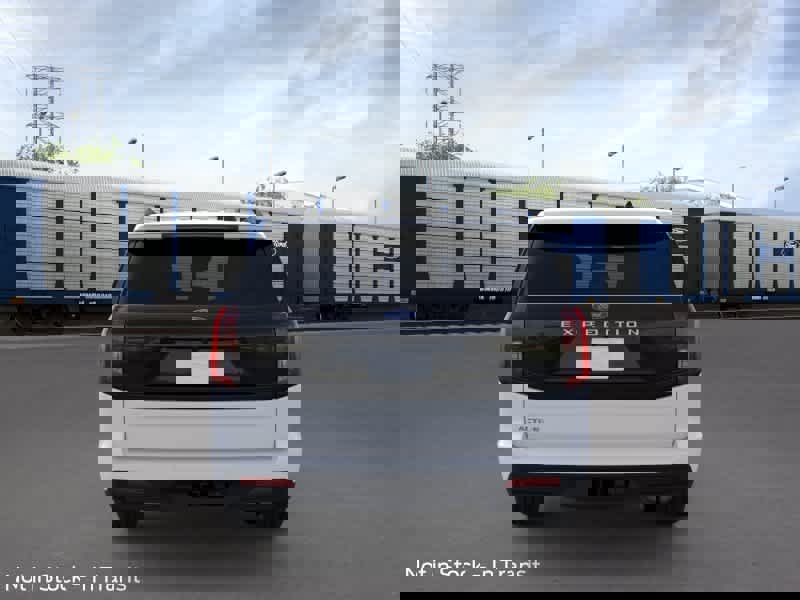 New 2026 Ford Expedition Active image 5