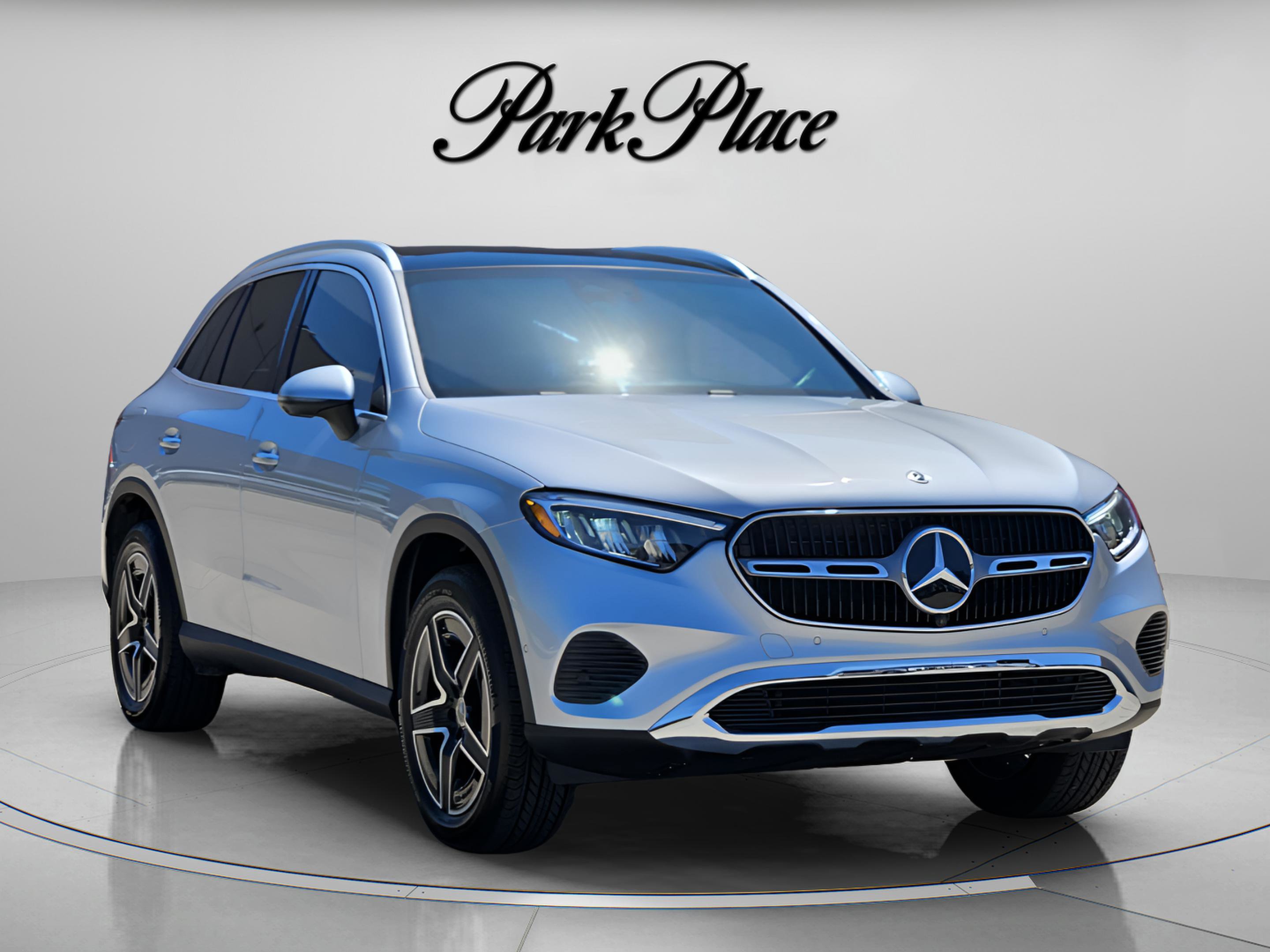 Certified 2026 Mercedes-Benz GLC 300 image 4