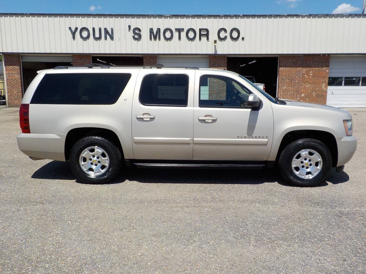 Used 2009 Chevrolet Suburban LT w/ Luxury Package RWD image 6