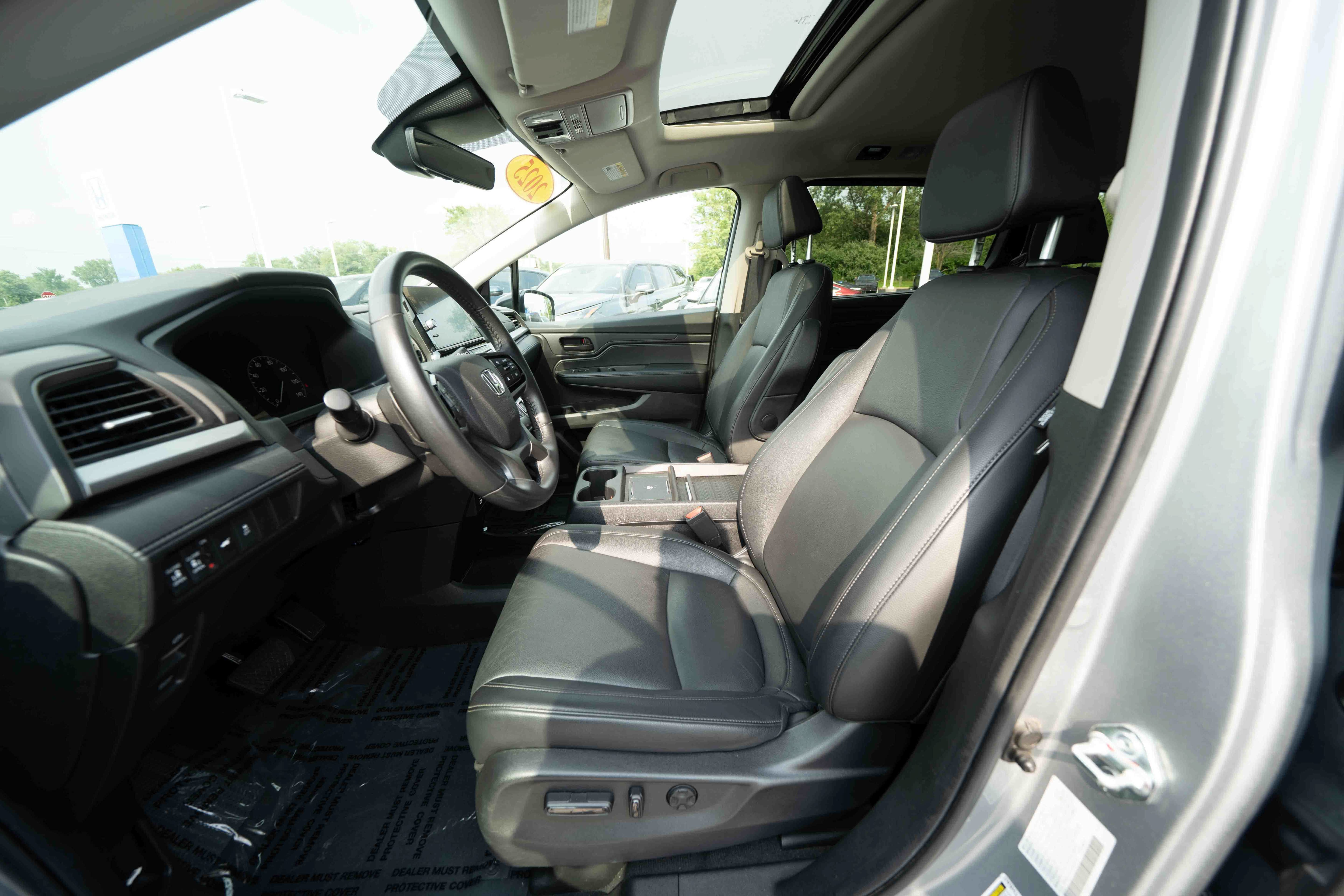 Certified 2025 Honda Odyssey EX-L image 9
