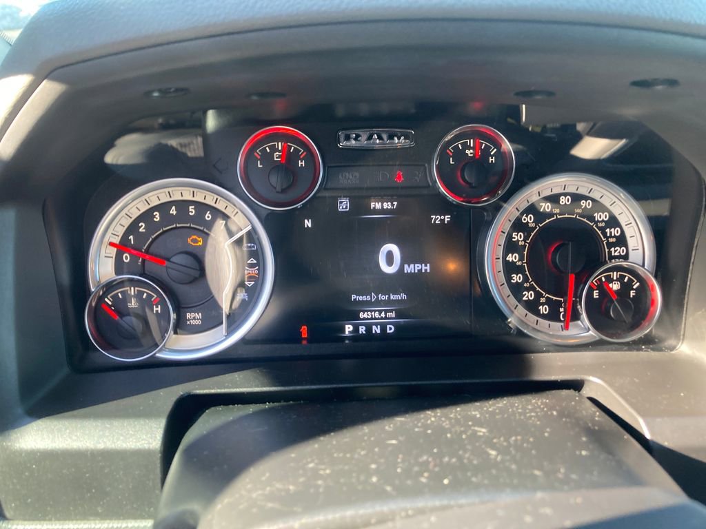 Used 2017 RAM 1500 Classic SLT w/ SLT Plus D￩cor Group AWD/4WD image 19