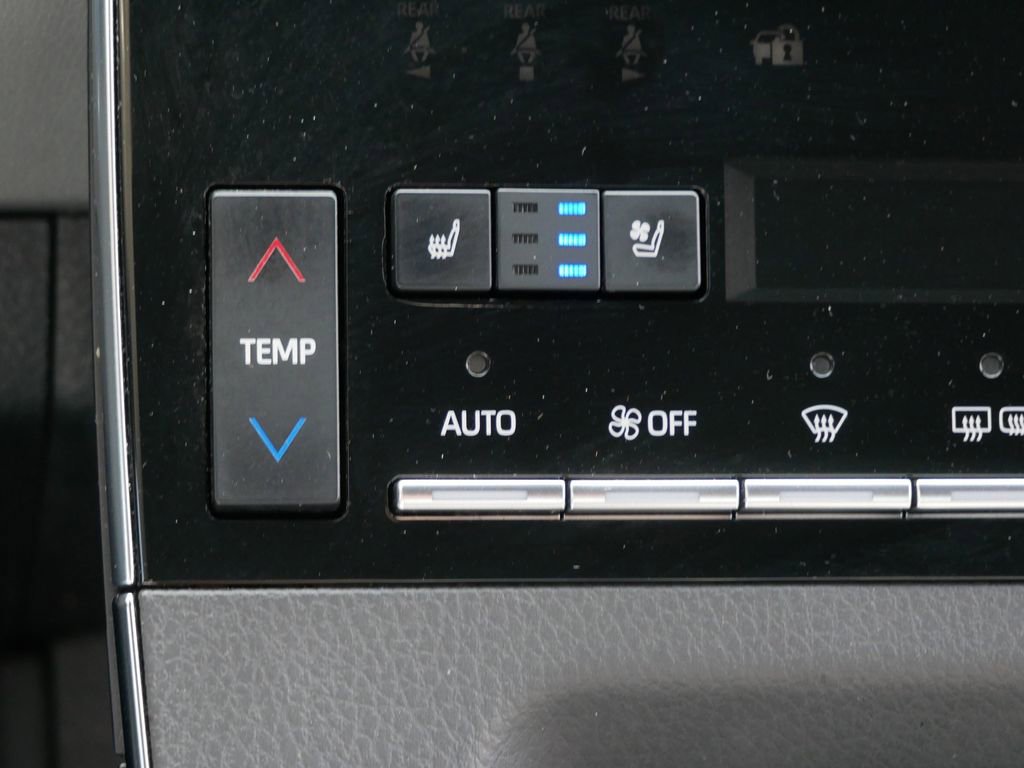 Used 2019 Toyota Avalon Limited w/ All Weather Liner Package FWD image 20