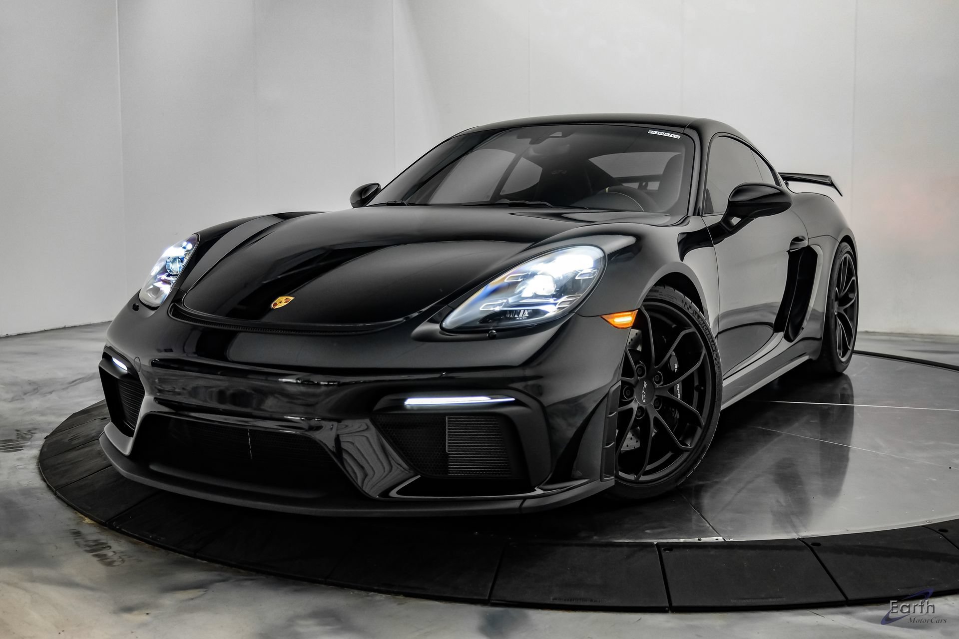 Used 2021 Porsche 718 Cayman GT4 RWD image 5
